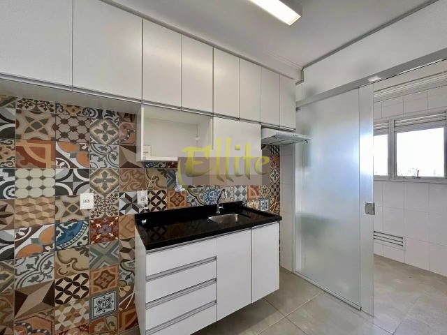 Apartamento para alugar com 2 quartos, 81m² - Foto 3