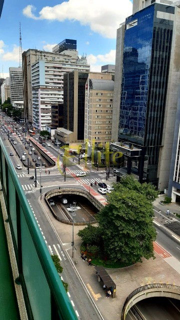 Conjunto Comercial-Sala à venda e aluguel com 1 quarto, 150m² - Foto 17