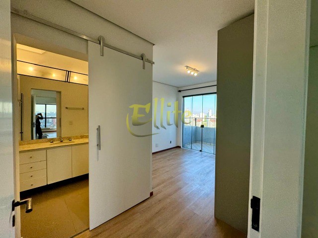 Apartamento para alugar com 2 quartos, 149m² - Foto 12