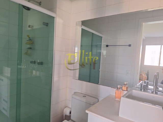 Apartamento para alugar com 1 quarto, 65m² - Foto 12