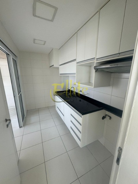 Apartamento para alugar com 2 quartos, 73m² - Foto 9