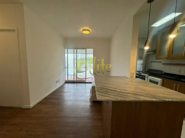 Apartamento para alugar com 2 quartos, 72m² - Foto 9