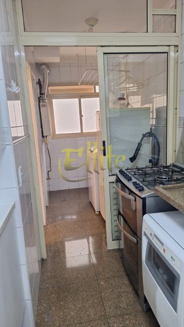 Apartamento para alugar com 2 quartos, 98m² - Foto 13