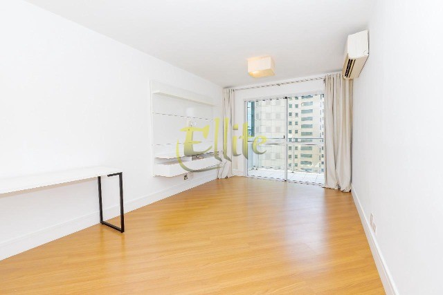 Apartamento à venda com 2 quartos, 66m² - Foto 2