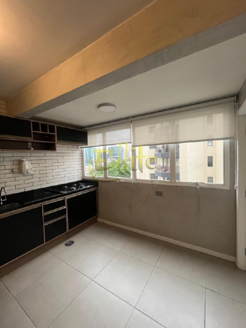 Apartamento para alugar com 2 quartos, 127m² - Foto 6