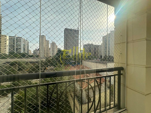 Apartamento para alugar com 2 quartos, 73m² - Foto 12