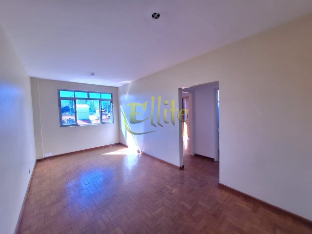 Apartamento à venda com 2 quartos, 80m² - Foto 3