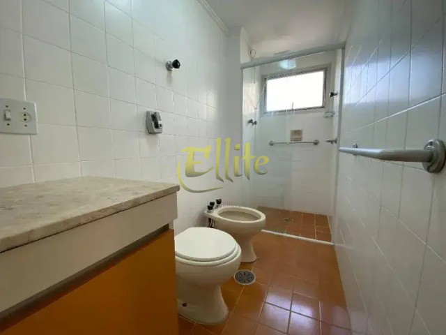 Apartamento para alugar com 2 quartos, 65m² - Foto 11