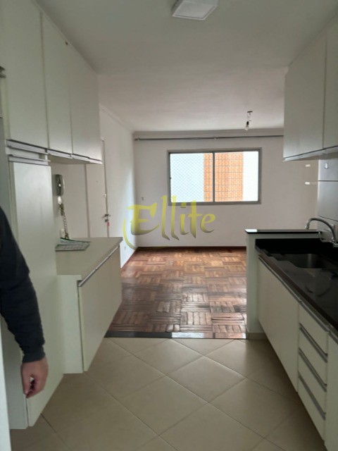 Apartamento à venda e aluguel com 2 quartos, 65m² - Foto 4