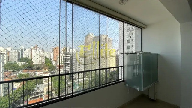 Apartamento para alugar com 2 quartos, 120m² - Foto 2