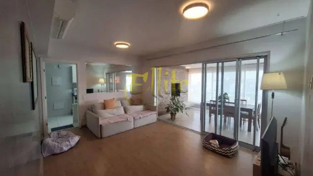 Apartamento para alugar com 3 quartos, 121m² - Foto 1