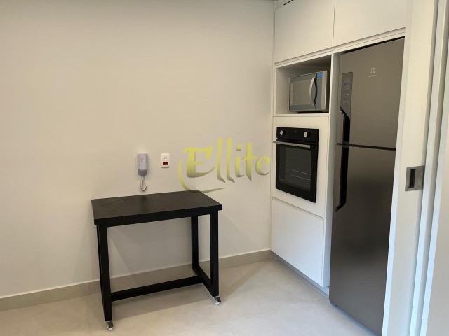 Apartamento para alugar com 3 quartos, 130m² - Foto 9