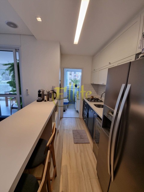 Apartamento para alugar com 2 quartos, 76m² - Foto 10