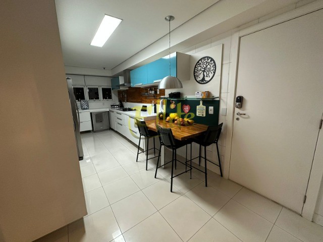 Apartamento para alugar com 4 quartos, 237m² - Foto 22