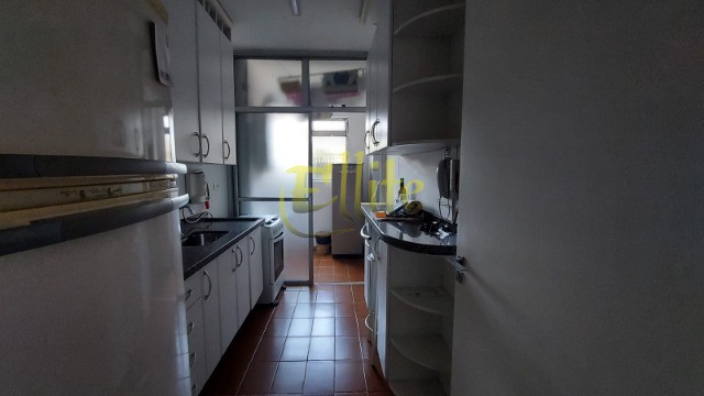 Apartamento para alugar com 2 quartos, 65m² - Foto 8