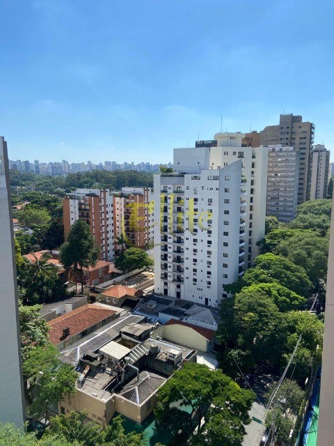 Apartamento para alugar com 2 quartos, 71m² - Foto 12