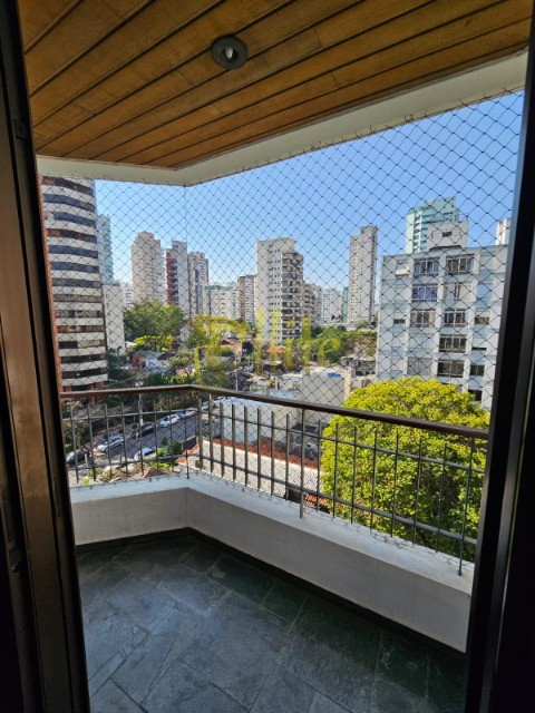 Apartamento à venda e aluguel com 4 quartos, 214m² - Foto 9