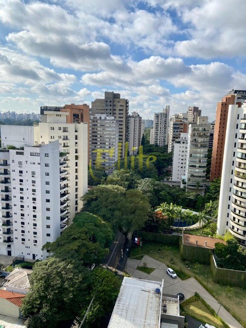 Apartamento para alugar com 2 quartos, 71m² - Foto 11