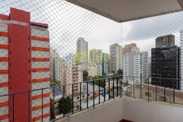 Apartamento para alugar com 2 quartos, 75m² - Foto 3