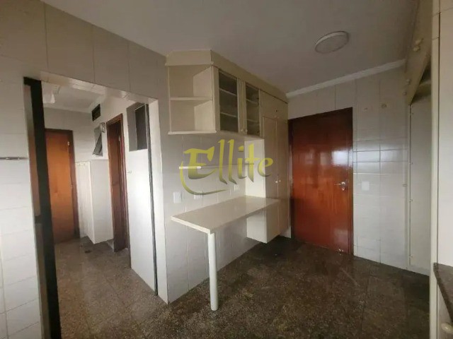 Apartamento para alugar com 3 quartos, 127m² - Foto 5