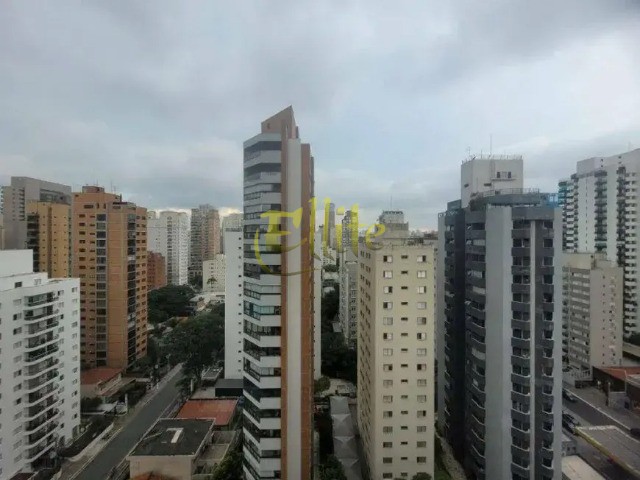 Apartamento para alugar com 3 quartos, 127m² - Foto 2