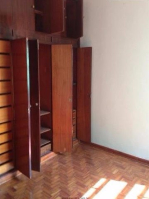 Casa à venda com 3 quartos, 218m² - Foto 3