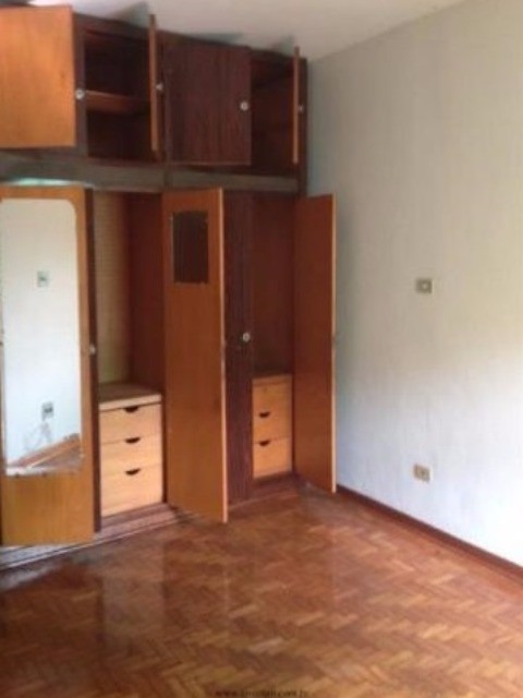 Casa à venda com 3 quartos, 218m² - Foto 4