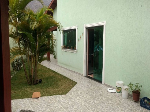 Casa à venda com 3 quartos, 320m² - Foto 2