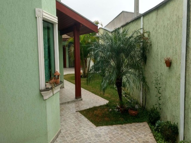 Casa à venda com 3 quartos, 320m² - Foto 1