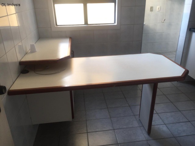 Apartamento à venda com 3 quartos, 98m² - Foto 2