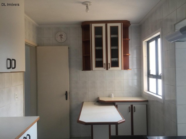 Apartamento à venda com 3 quartos, 98m² - Foto 15