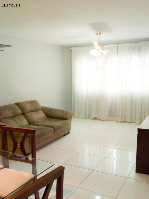 Apartamento à venda com 2 quartos, 77m² - Foto 2