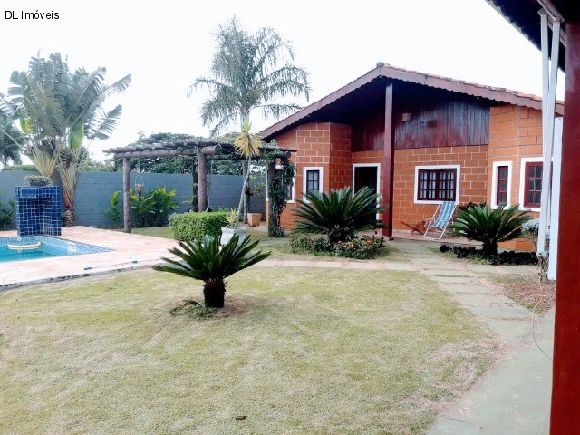Chácara à venda com 3 quartos, 1100m² - Foto 1