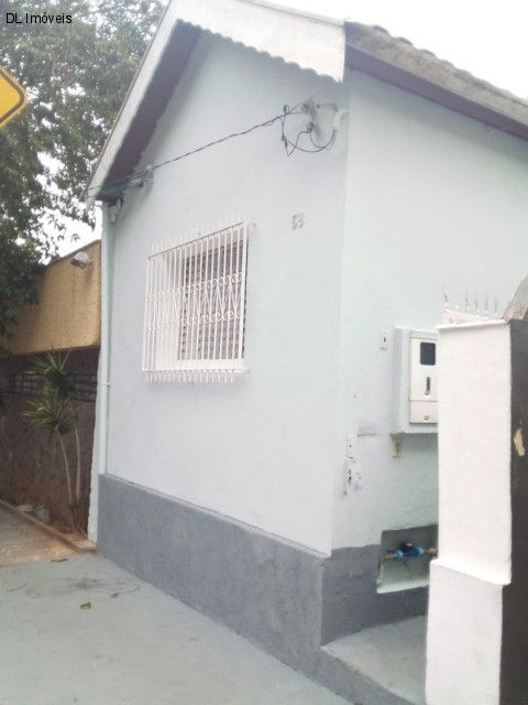 Casa à venda com 3 quartos, 125m² - Foto 1