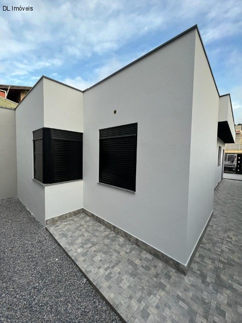 Casa à venda com 3 quartos, 150m² - Foto 2