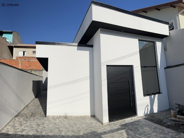 Casa à venda com 3 quartos, 150m² - Foto 1