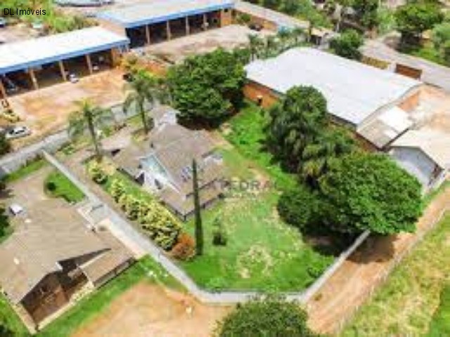 Fazenda à venda com 3 quartos, 2000m² - Foto 1