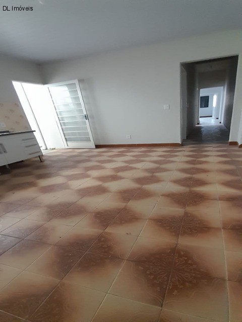 Casa à venda com 3 quartos, 158m² - Foto 2