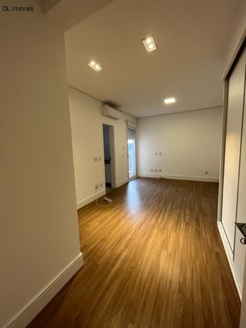 Apartamento à venda com 4 quartos, 189m² - Foto 17