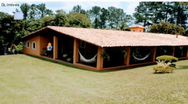 Fazenda à venda com 5 quartos, 550m² - Foto 1