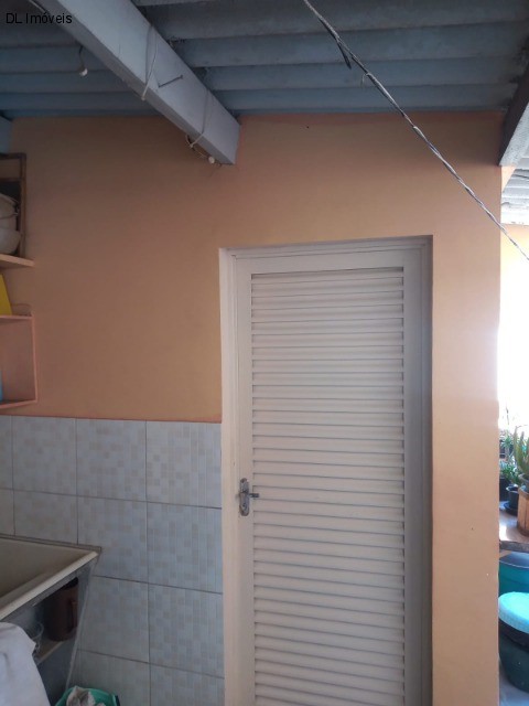 Casa à venda com 4 quartos, 200m² - Foto 26