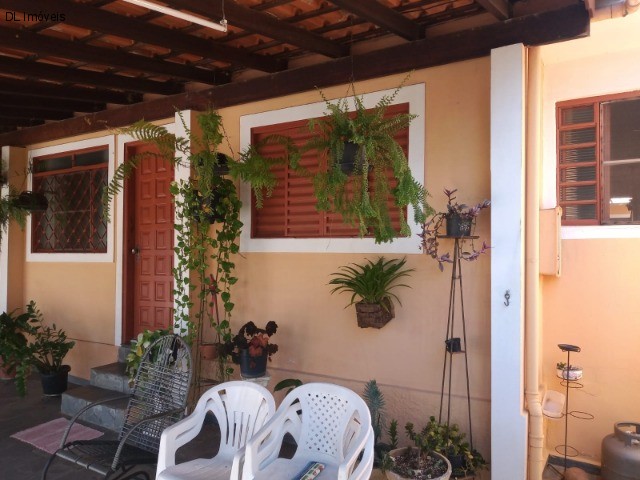 Casa à venda com 4 quartos, 200m² - Foto 3