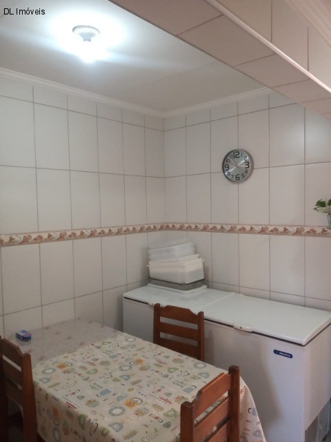 Casa à venda com 4 quartos, 200m² - Foto 8