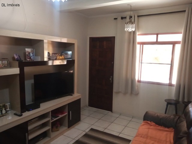 Casa à venda com 4 quartos, 200m² - Foto 5