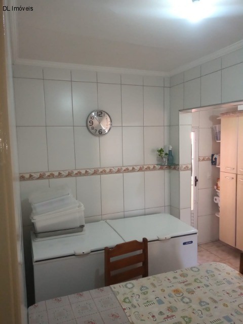 Casa à venda com 4 quartos, 200m² - Foto 9