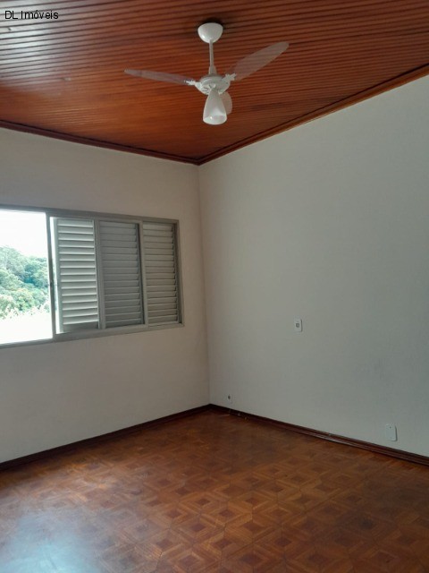 Casa à venda com 3 quartos, 240m² - Foto 9