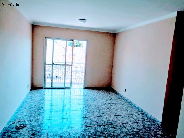 Apartamento à venda com 2 quartos, 72m² - Foto 3