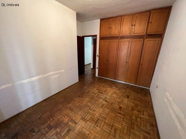 Casa à venda com 3 quartos, 308m² - Foto 10