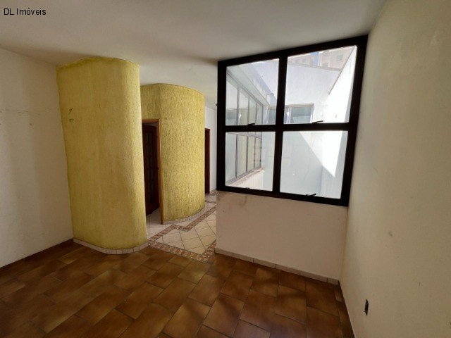 Casa à venda com 3 quartos, 308m² - Foto 16