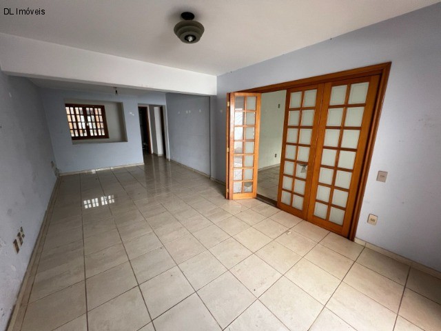 Casa à venda com 3 quartos, 308m² - Foto 3